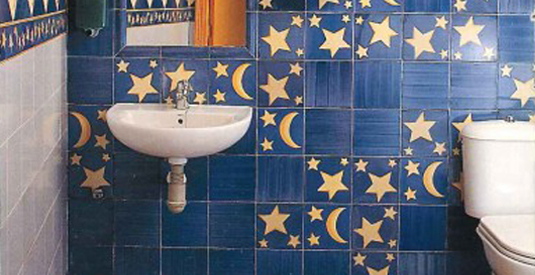 3 ideas con azulejos para decorar tu baño - Artesanía Sevilla
